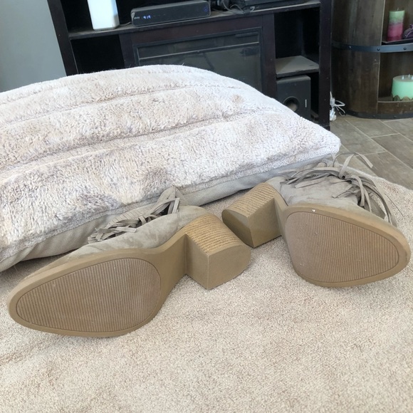 Short tan fringe boots. Size 11. Used in good condition. - Picture 3 of 5